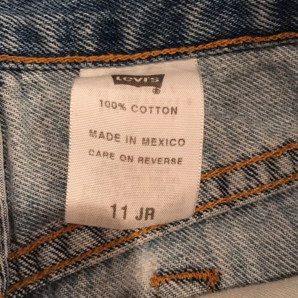 Levi denim shorts. In great condition! - Picture 3 of 3